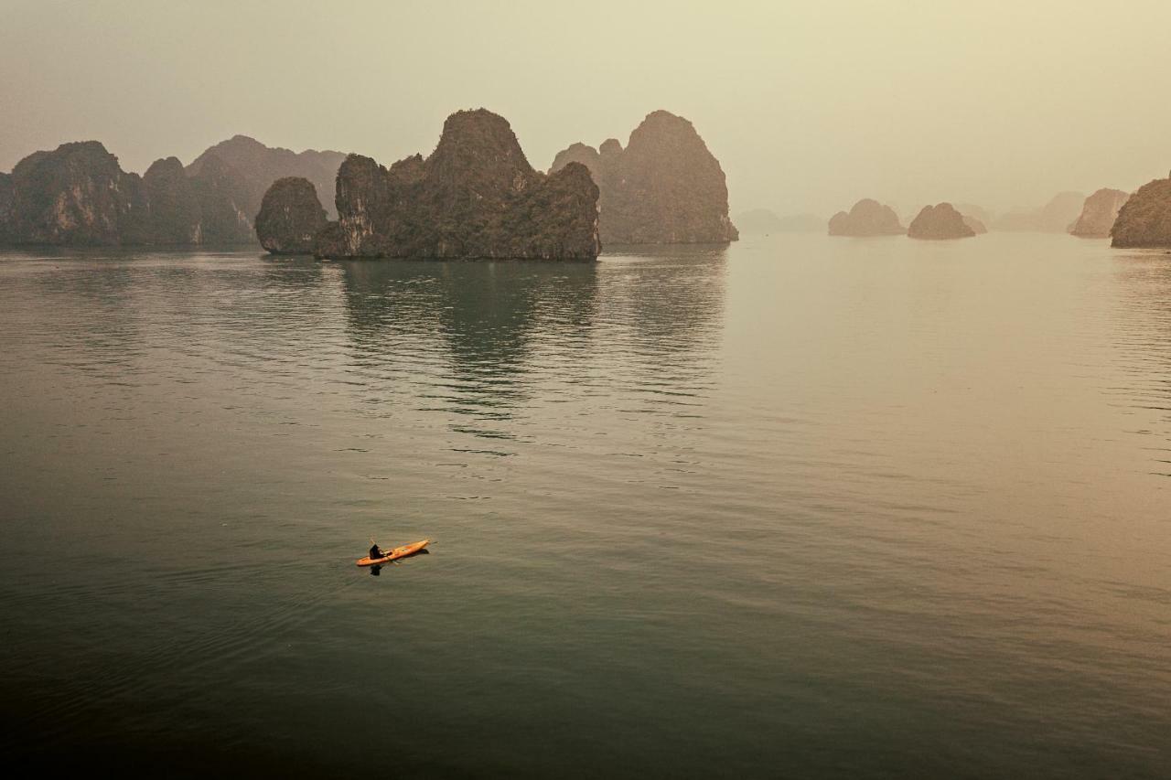 Heritage Line Ylang Cruise - Halong Bay & Lan Ha Bay Hạ Long Exterior foto