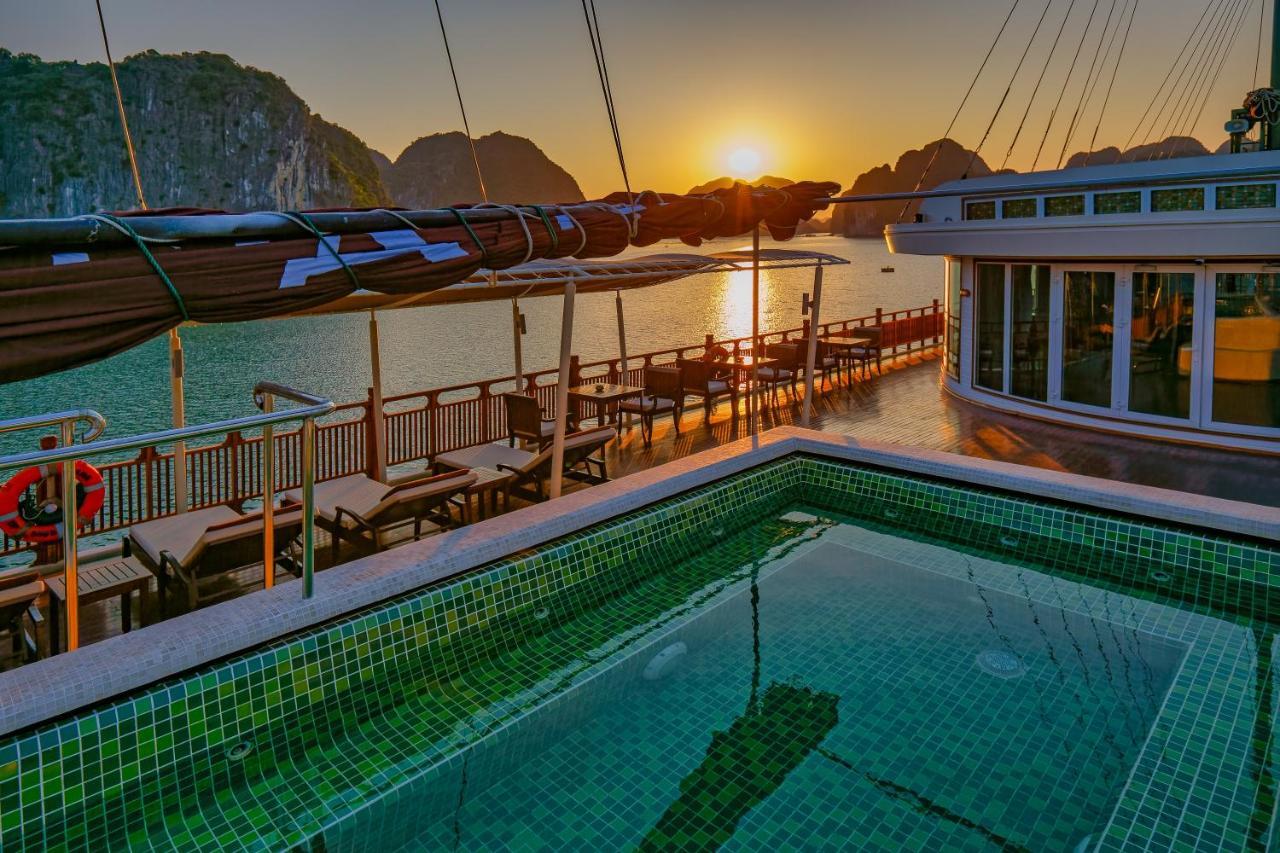 Heritage Line Ylang Cruise - Halong Bay & Lan Ha Bay Hạ Long Exterior foto